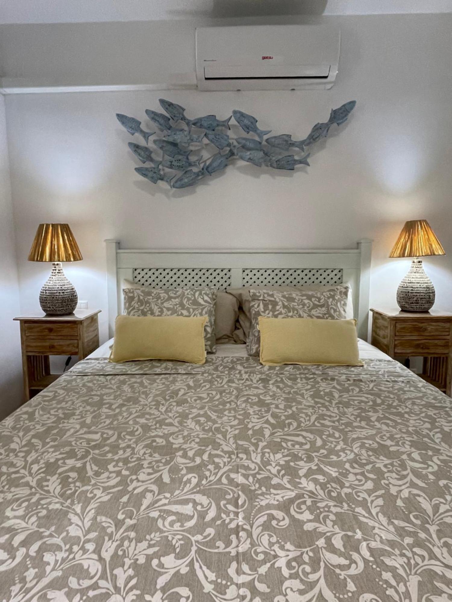 Port Royal Apartments, Heated Pool, Speed Wifi, Terrace 阿罗纳 外观 照片